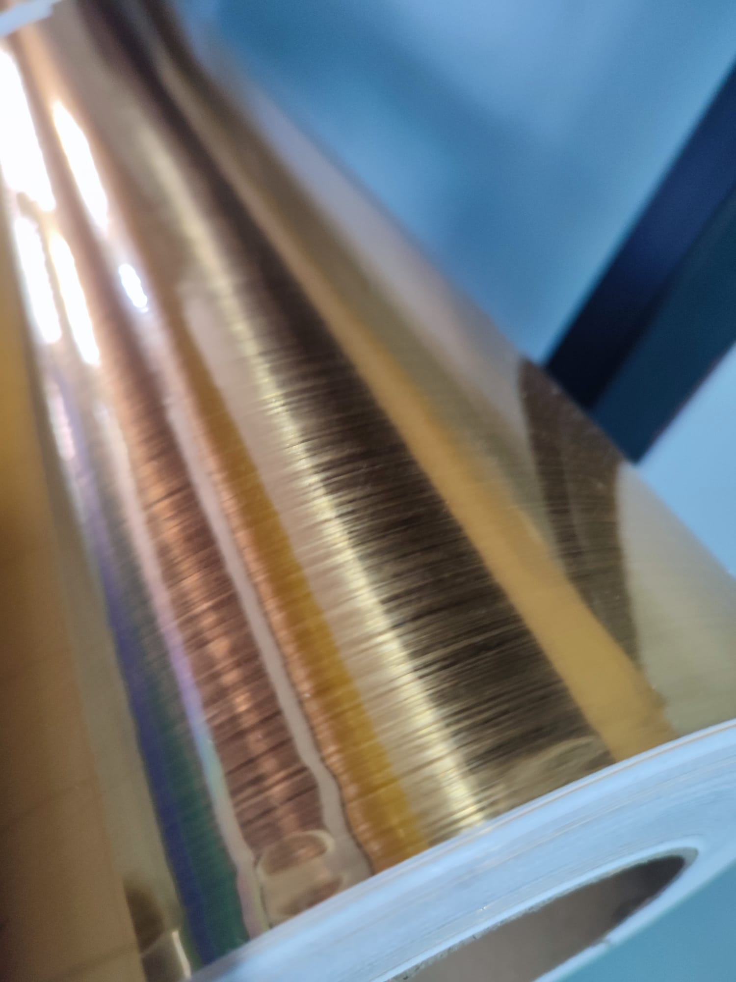 Fırça Desen Satine Folyo Gold Altın Parlak 1.22×50 Mt. Fırça Desen Satine Folyo Gold Altın Parlak 1.22×50 Mt.